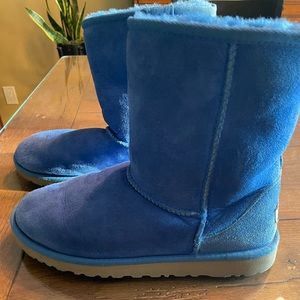Womens classic short UGG size 7